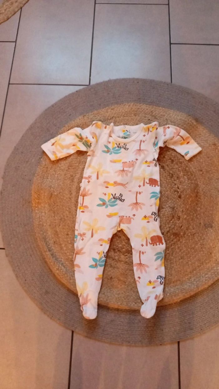 Pyjama leger 12 mois - photo numéro 3