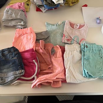 Lot 10 shorts + 10 t-shirt fille 24 mois