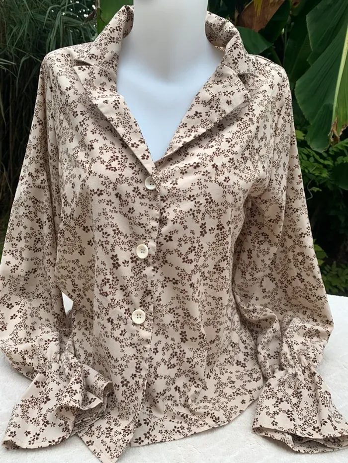 Chemise SHEIN manches longues fleuries taille M - photo numéro 2
