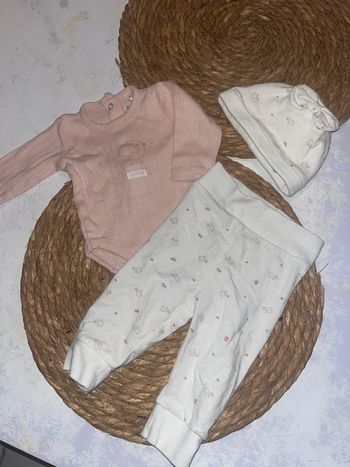 Ensemble bodie pantalon et bonnet 1