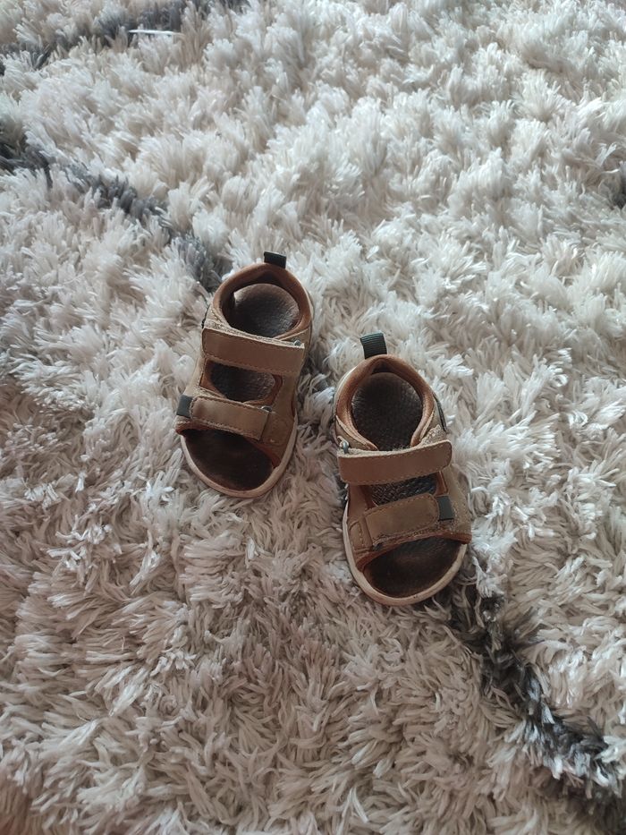 Chaussure nus pied - taille 20