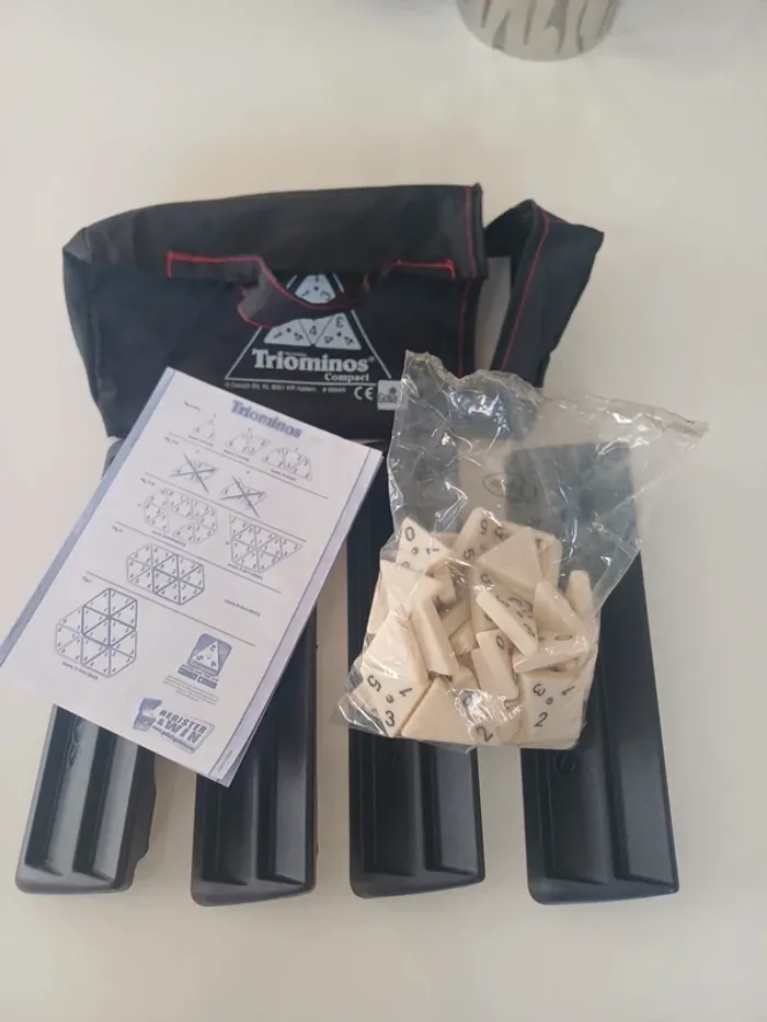 Lot Qwirkle Triominos Scrabble voyage état neuf complets 6 ans+ - photo numéro 10