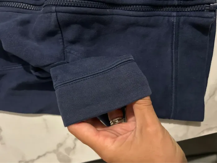 Veste Nike taille 7/8 ans - photo numéro 5