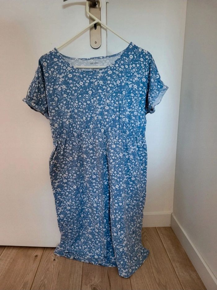 Jolie robe coton parfait pour été bleue a fleurs