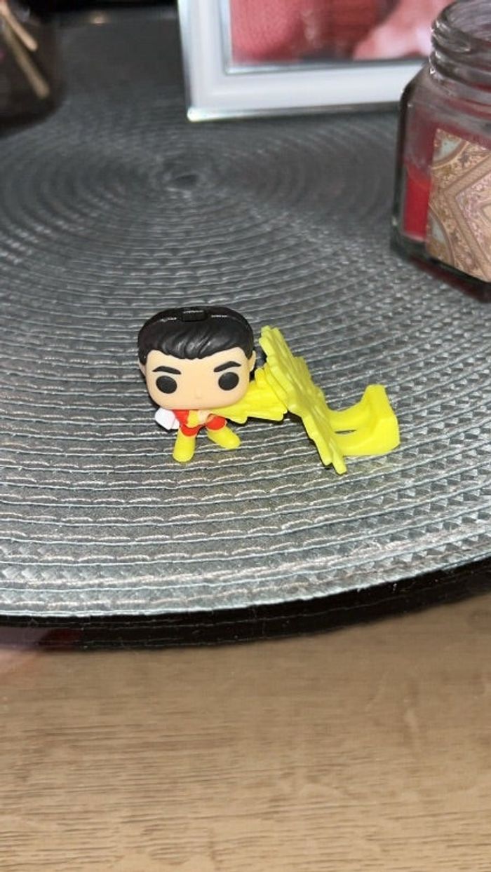 Figurine Shazam (Funko, Pop, Kinder Joy, DC, Héros)