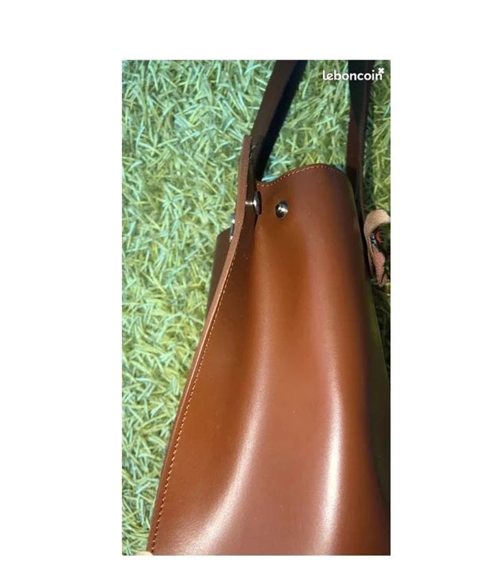 🔆 Chic et neuf sac Lamarthe brun cuir L37,5 x H31 cm et 56 cm avec lanière P 12cm - photo numéro 3