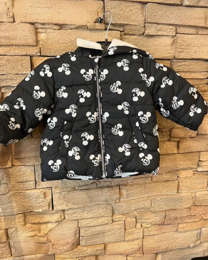 Jolie doudoune Minnie neuve 6 mois