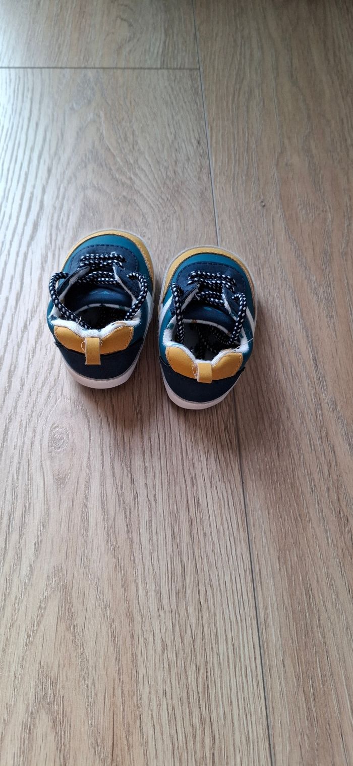 Chaussures bébé 6-12 mois - photo numéro 2