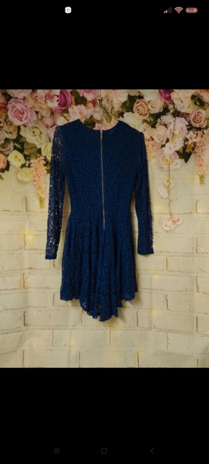 Robe bleu dentelle taille 34 - photo numéro 2