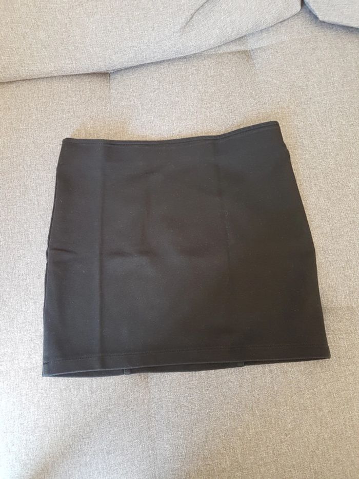 Jupe moulante noire - photo numéro 2