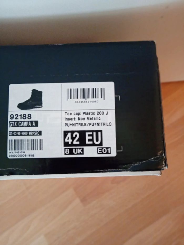 Bottines marron et noire neuves. Pointue 42 - photo numéro 2