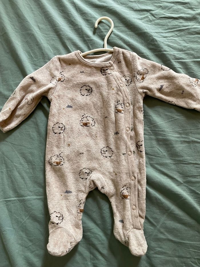 Lot pyjama 1 mois - photo numéro 9