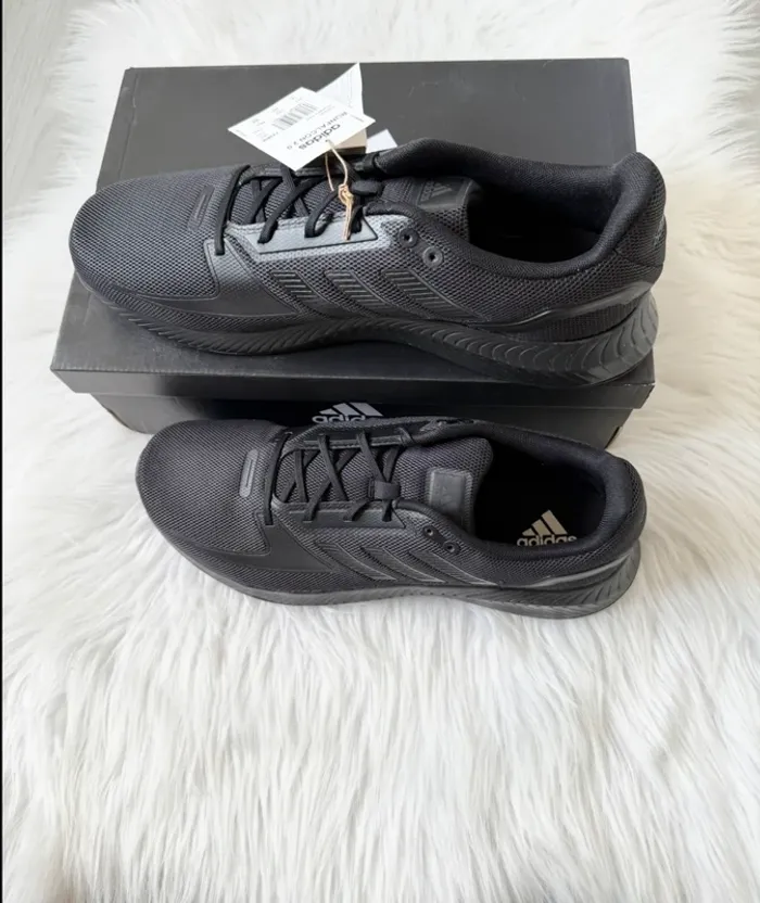 Basket Adidas – Taille 49 ⅓ – noir / All Black – Neuf avec étiquette - photo numéro 9
