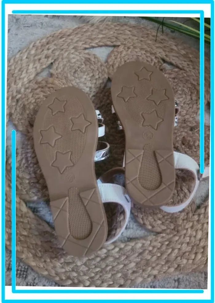 Sandale taille 28/29 neuve - photo numéro 4