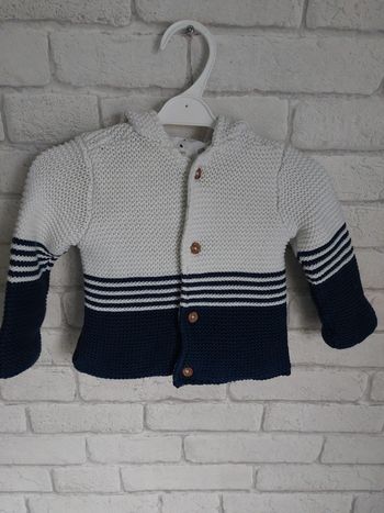 Gilet C&A taille 12 mois