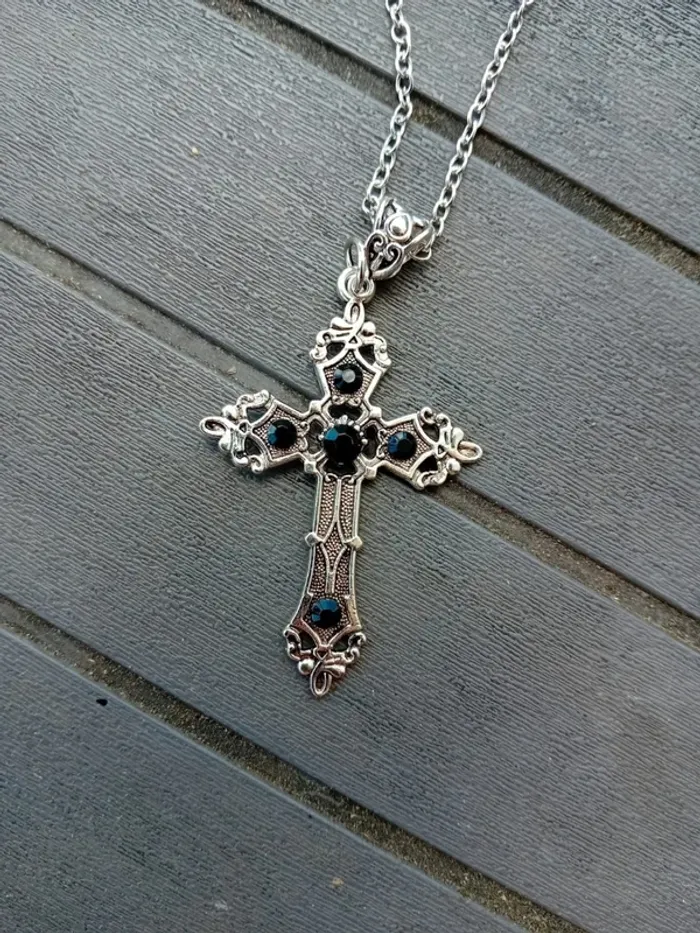 Croix gothique +chaine 50cm - photo numéro 3