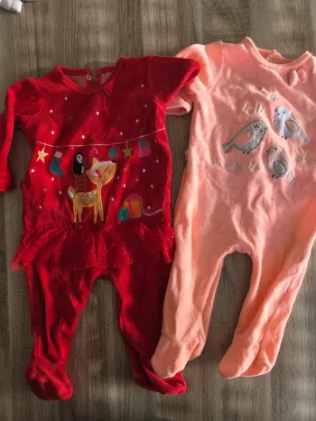 2 pijamas