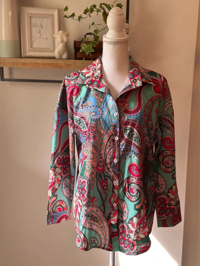 Chemise imprimé paisley multicolore tons turquoise, rouge et rose taille M - photo numéro 2