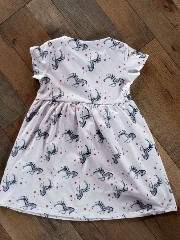 Robe courte - photo numéro 2