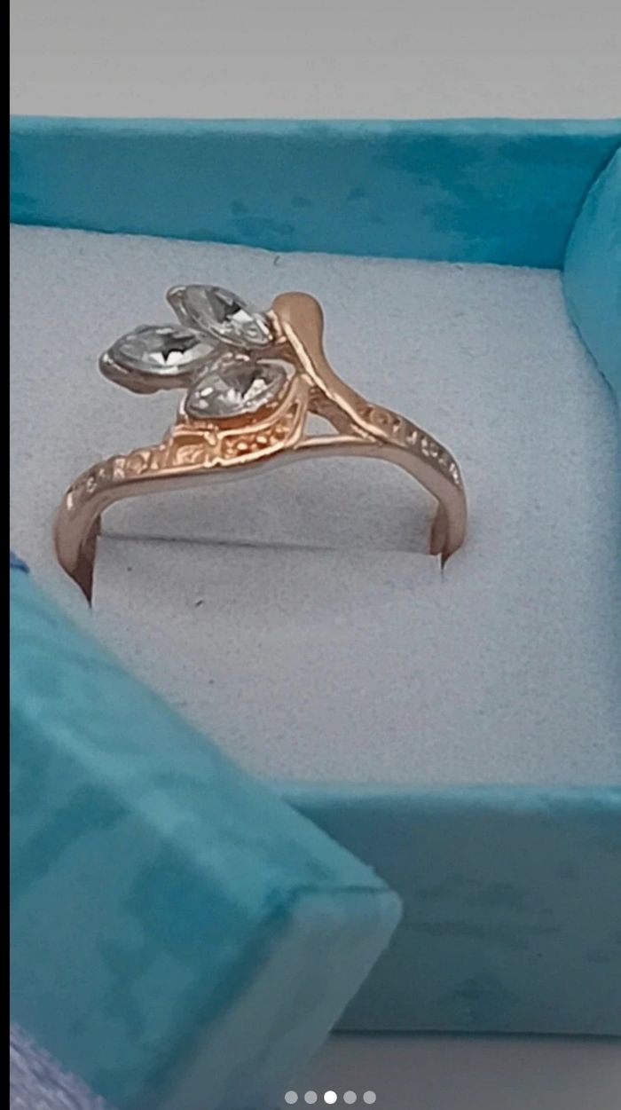 Bague Fleur Titane et Zircons Taille 58 neuve - photo numéro 3