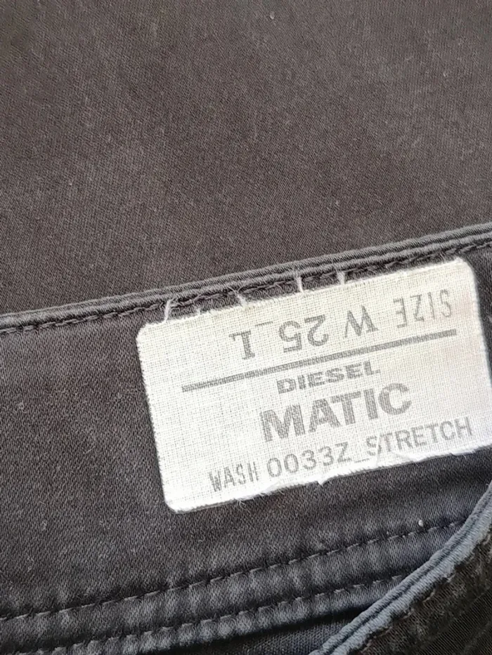 Jean Diesel modéle matic ,coupe straight fit ,taille basse ,stretch - photo numéro 12