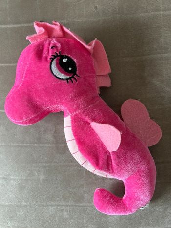 Peluche hippocampe rose