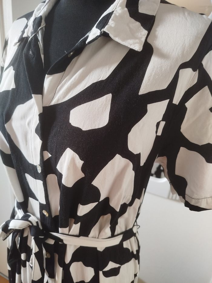 Robe longue noire et blanche - photo numéro 2