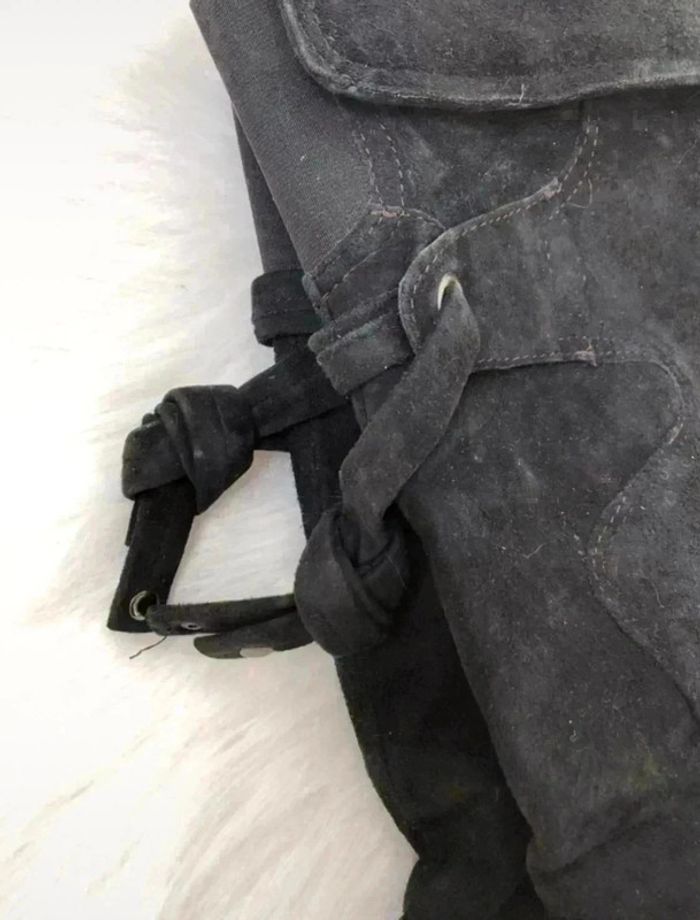 Bottes noires en daim - photo numéro 4