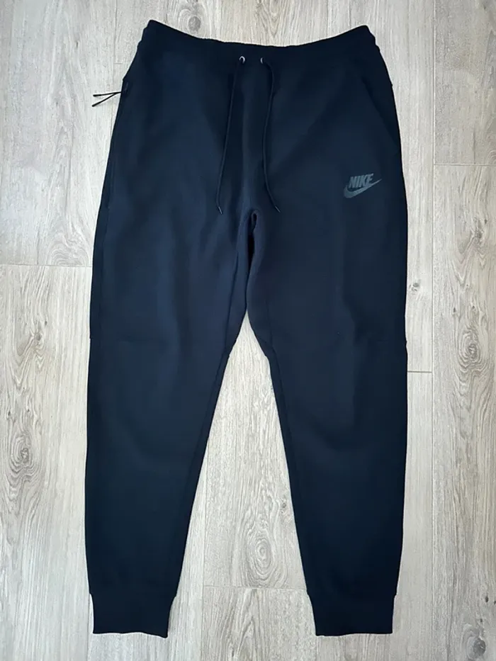 Pantalon de Jogging Sportswear Tech Essentials Nike Taille M