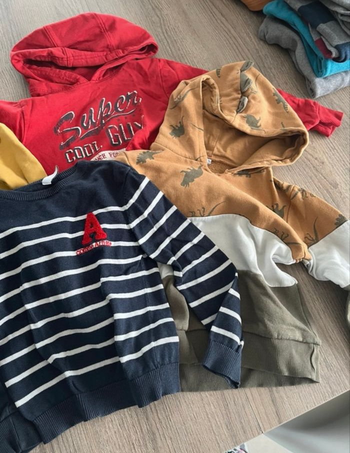 Lot de 5 pulls taille 5 ans - photo numéro 3