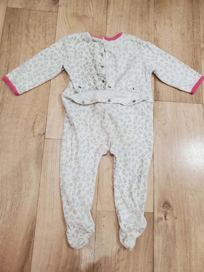 Pyjama/Grenouillère Hivers 18 Mois - photo numéro 2