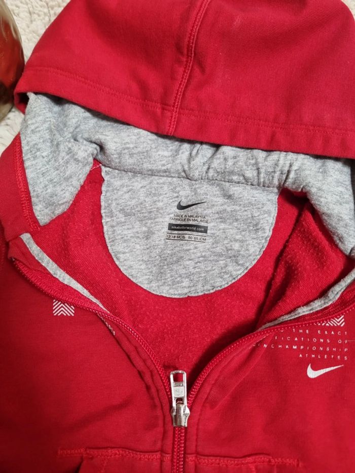 Gilet Nike 12/18 mois - photo numéro 2