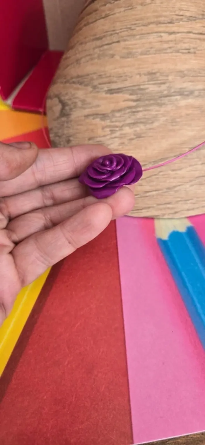 Collier rose violet fimo neuf - photo numéro 4