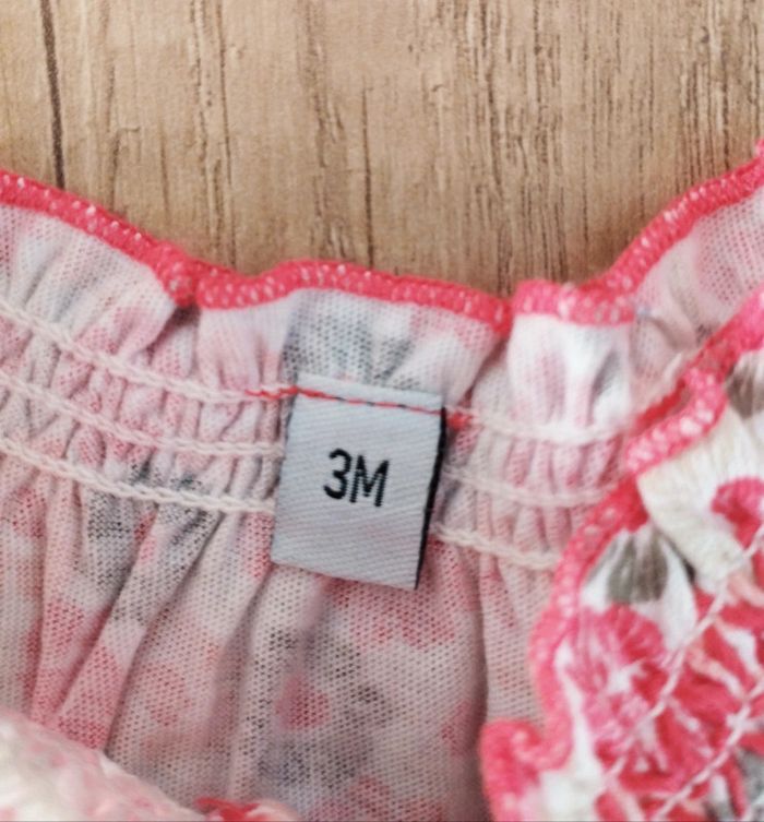 Robe fille rouge et blanc taille 3 mois - photo numéro 2