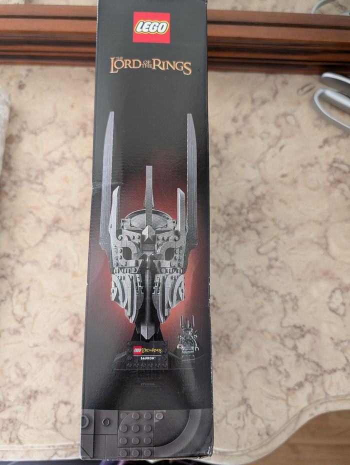 Lego le casque de Sauron 11373 - photo numéro 3