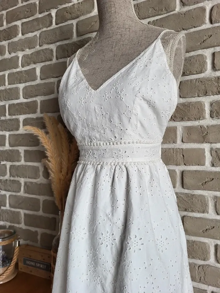 Robe romantique broderies anglaises et magnifique dos nu Pimkie - Neuve avec étiquette - photo numéro 9