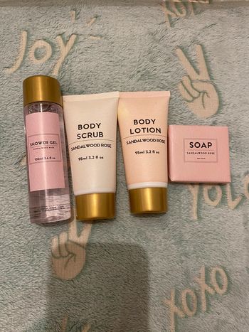 Lot sandalwood rose