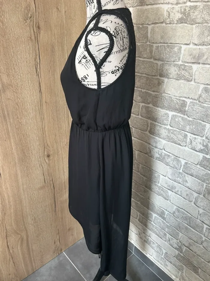 Robe noire avec dentelle taille 36 - photo numéro 4