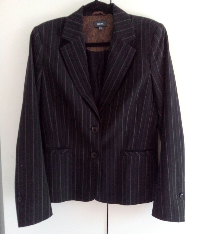 Veste avec fines rayures - photo numéro 2