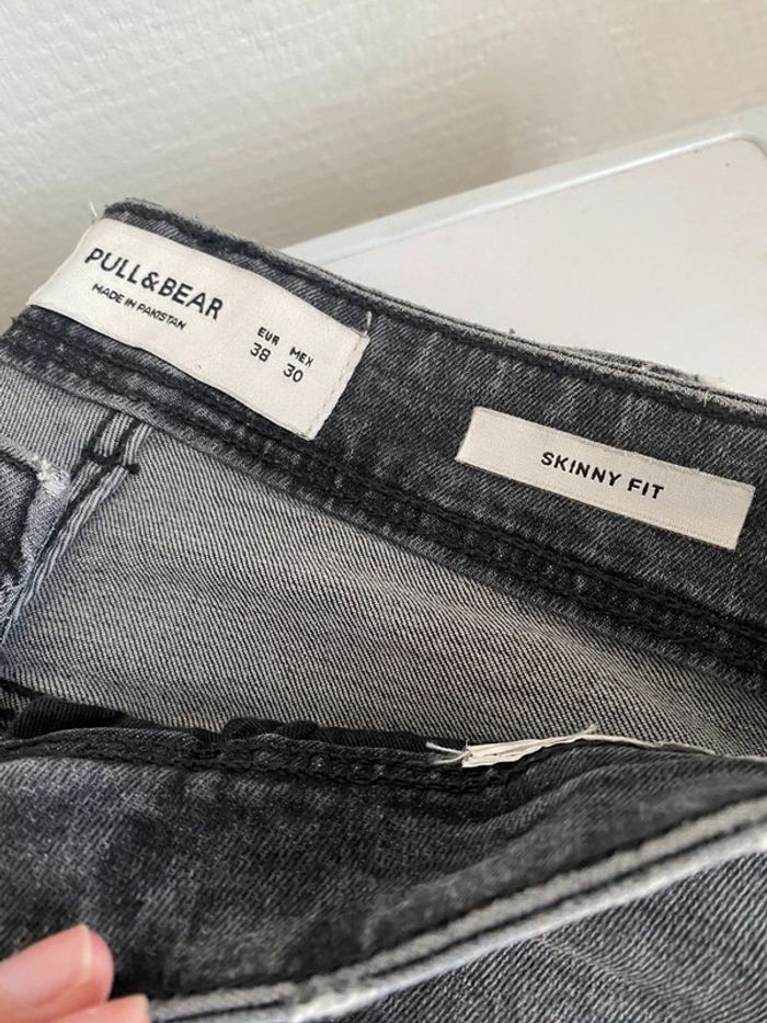 Jean troué gris Pull & Bear - photo numéro 2