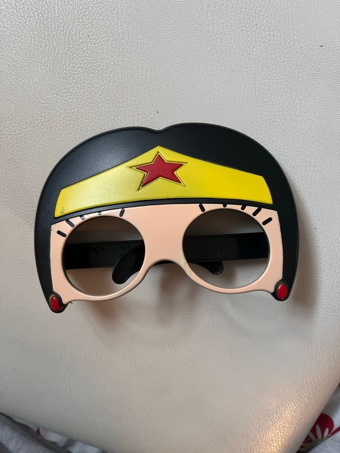 lunette déguisement wonder woman - photo numéro 2