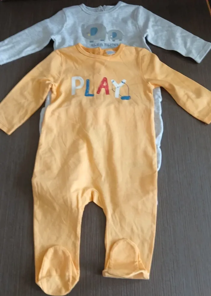 Lot de deux pyjamas garçon tex baby en coton 6 mois - photo numéro 2