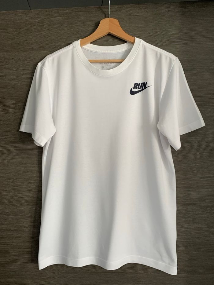 Tee- shirt Nike - taille S - photo numéro 9