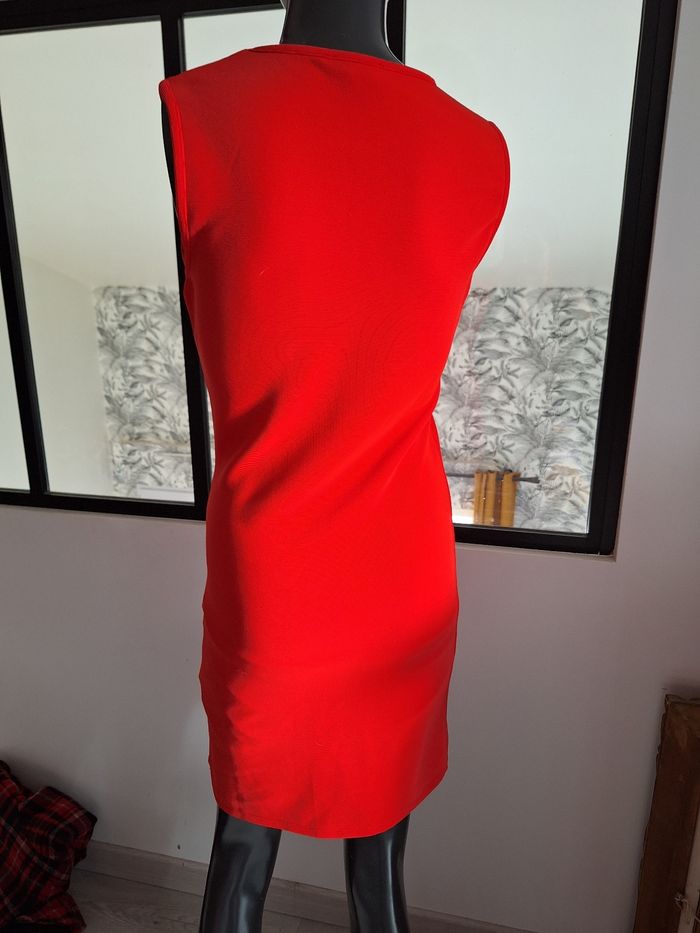 Robe rouge droite jennyfer 36 - photo numéro 3