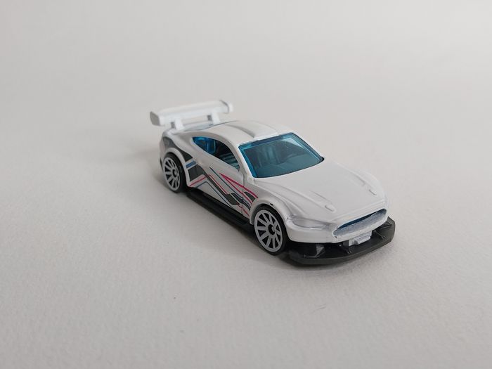 Hot Wheels Custom '18 Ford Mustang GT Exclusif 5 Pack 2023