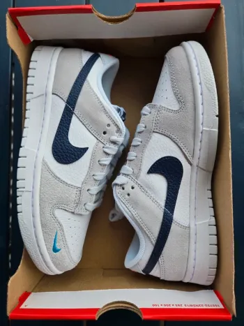 Nike dunk low Taille 38 38,5 neuves blanc gris marine