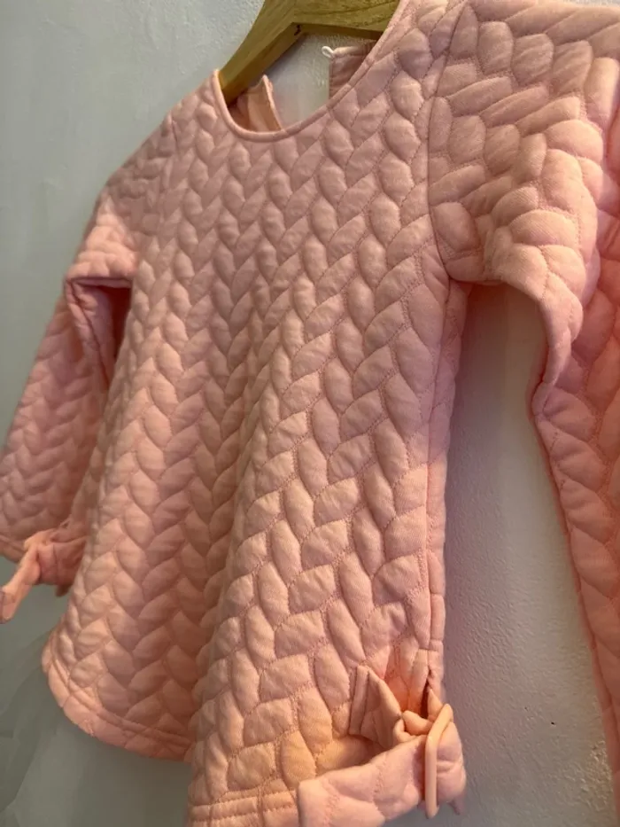 Pull rose 8 ans avec tulle neuf - photo numéro 3