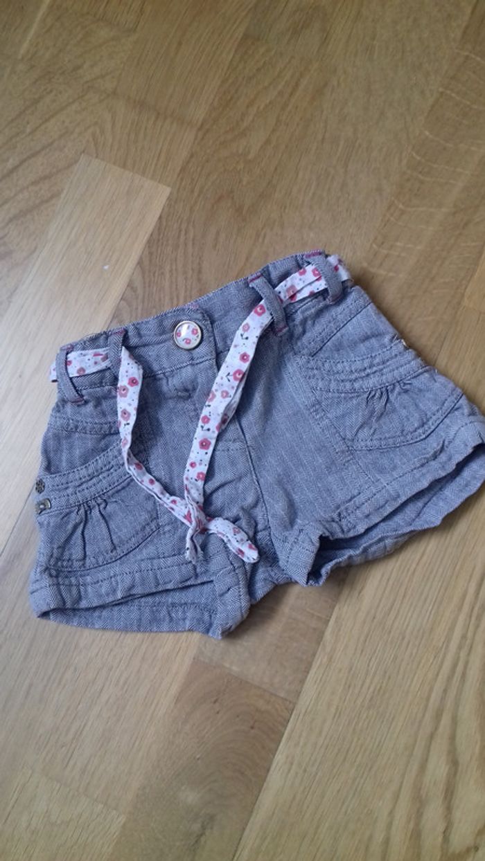Short avec ceinture