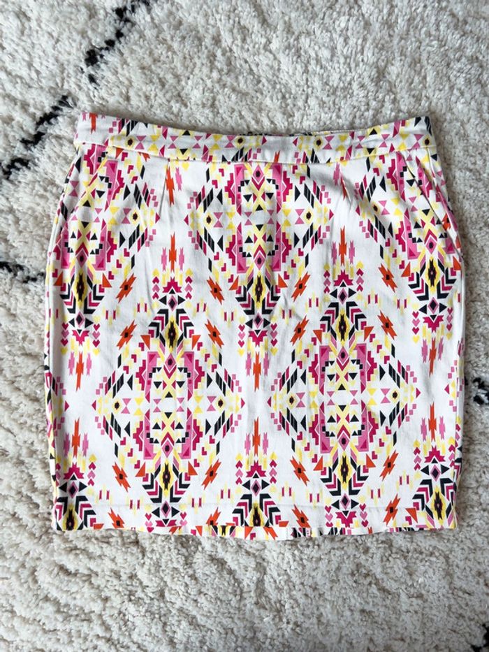 Magnifique jupe Etam motifs aztèques taille 38 blanc - rose - jaune - noir - photo numéro 2