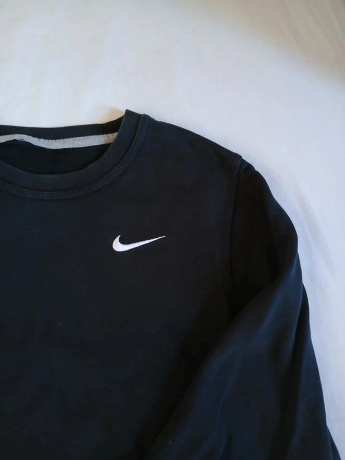 Pull Nike taille S - photo numéro 3